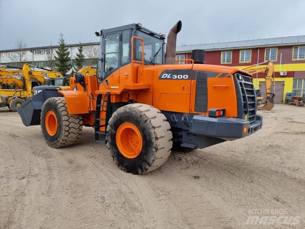 Doosan DL 300-3 Pyöräkuormaajat