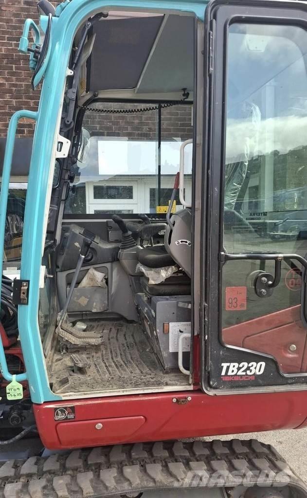 Takeuchi TB230 Minikaivukoneet < 7t