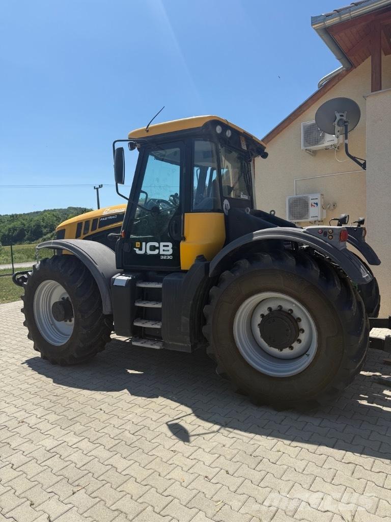 JCB JCB Fastrack3230 Traktorit