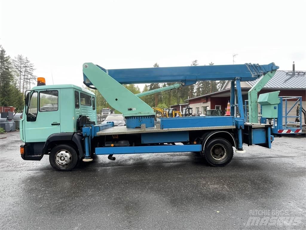 MAN L200 4x2-4300 Nostolava-autot