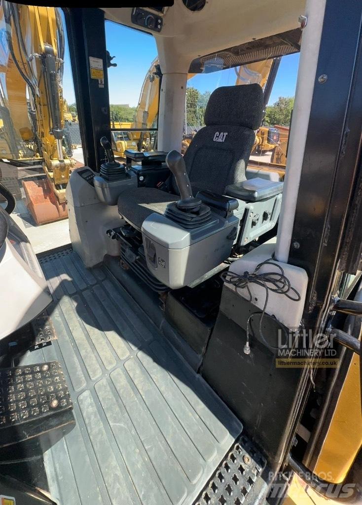 CAT 973D Telakuormaajat