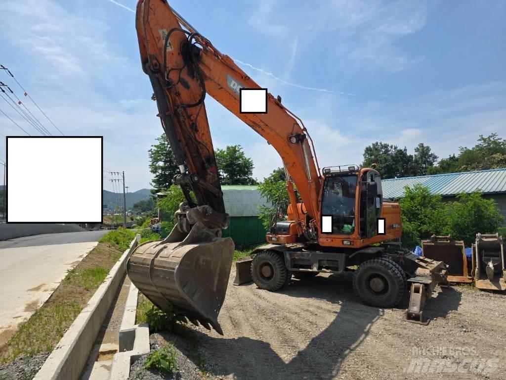 Doosan DX 210 W Pyöräkaivukoneet