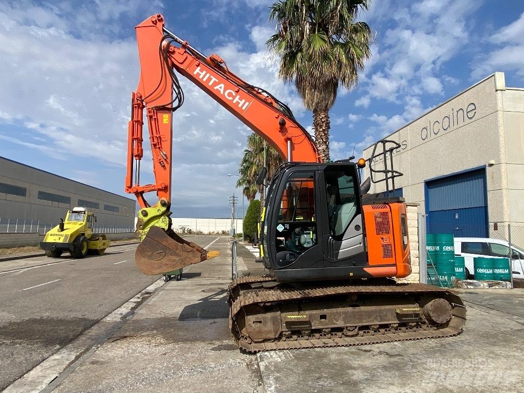 Hitachi ZX 135 US-6 Telakaivukoneet