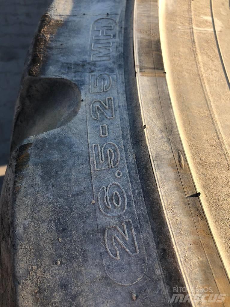 Michelin 26.5-25 MH Renkaat ja vanteet