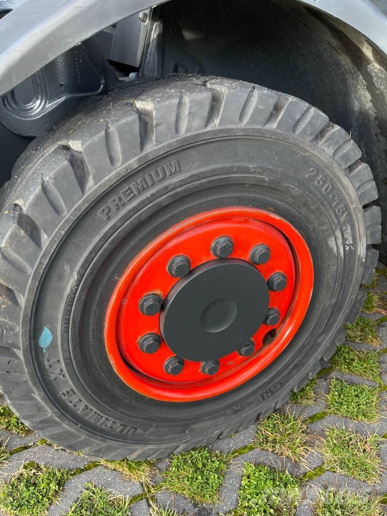 Linde H 40  CNG Nestekaasutrukit