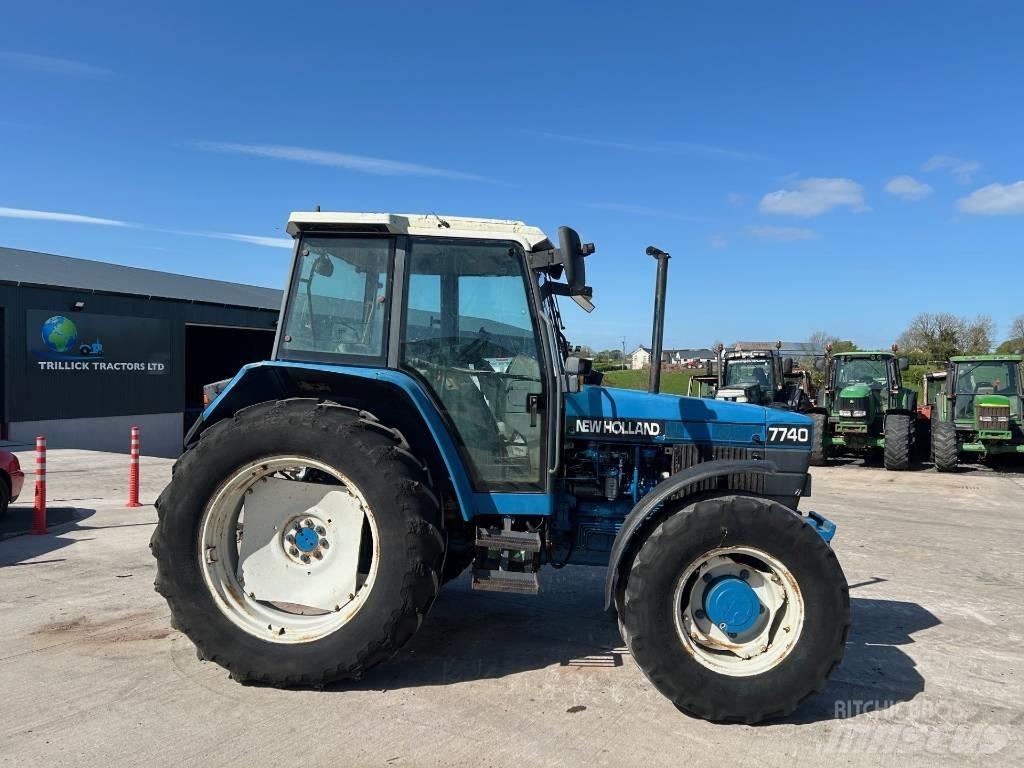 New Holland 7740 Traktorit