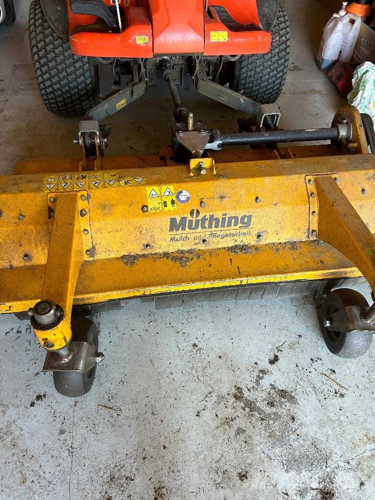 Kubota F 251 Pyörillä varustetut leikkurit