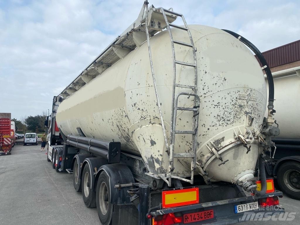 Spitzer SK2458CAL Säiliöpuoliperävaunut