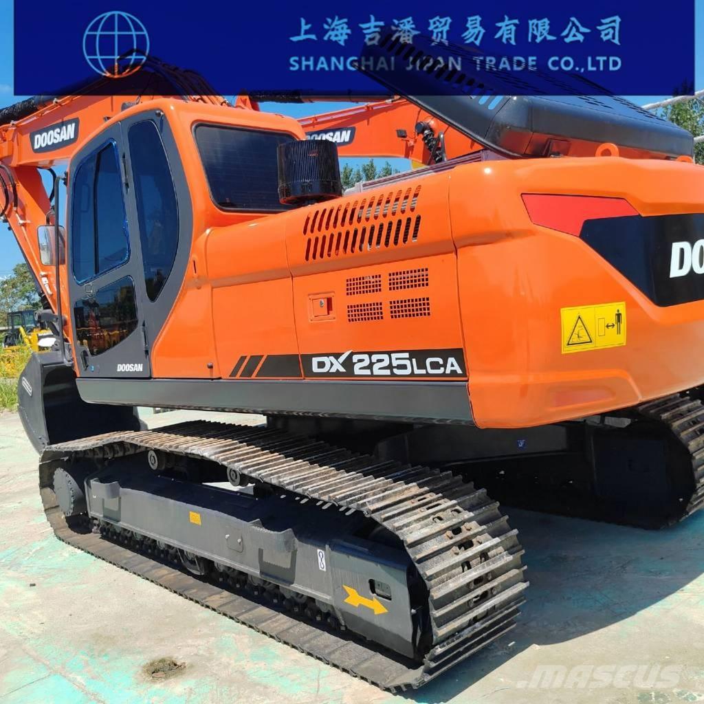 Doosan DX 225 Telakaivukoneet