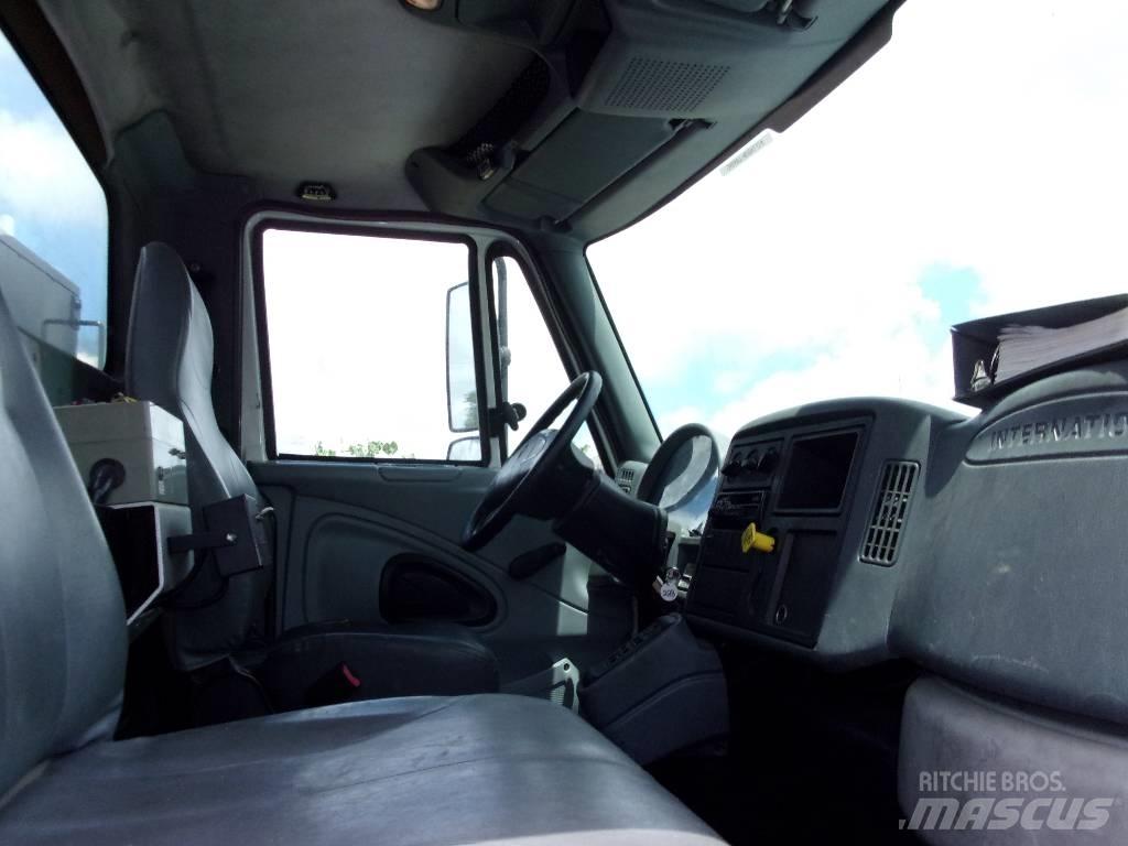 International 7400 Paine-/imuautot