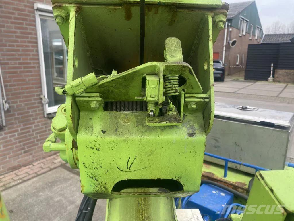 Maeda MC-305C Tela-alustaiset nosturit