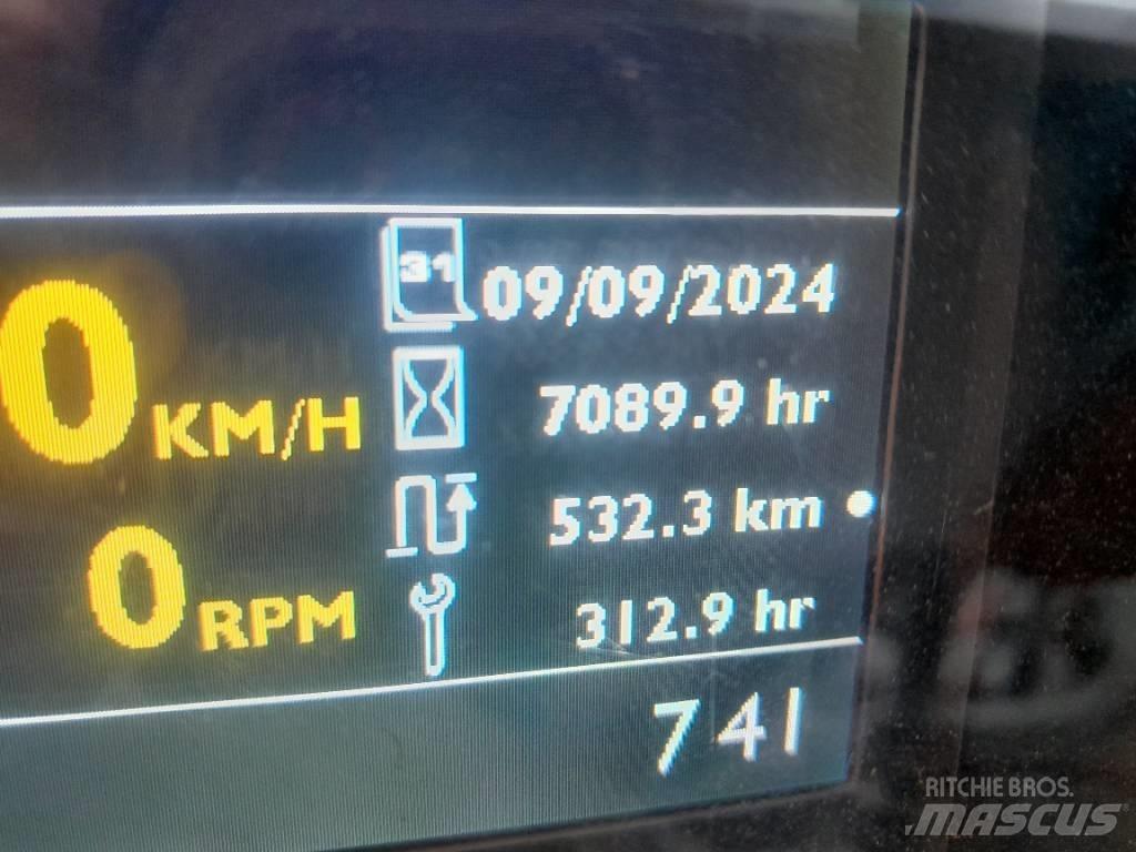 JCB TM 320 Maatalouskurottajat