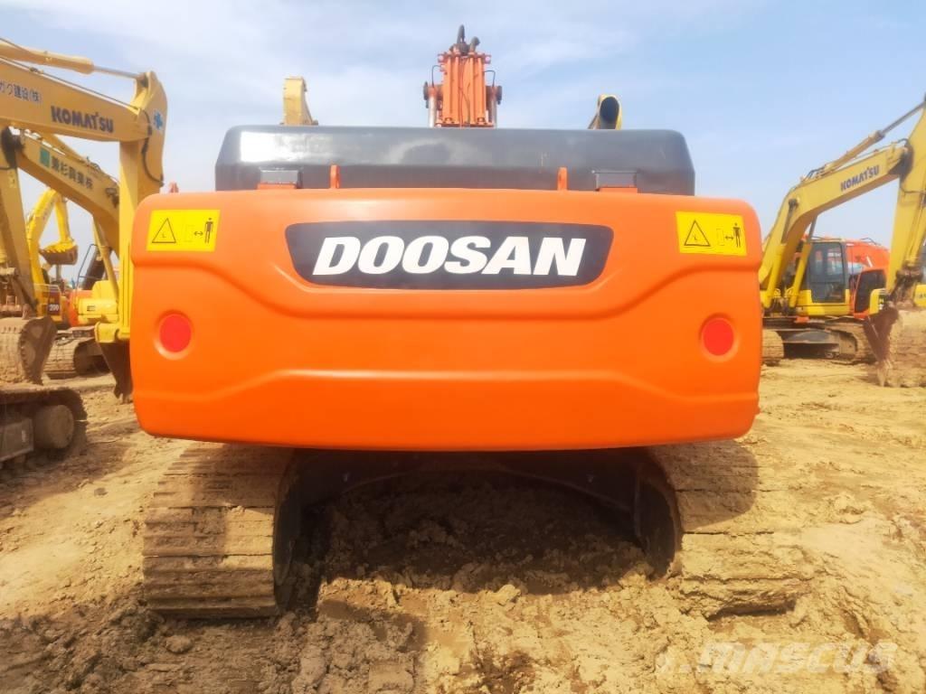 Doosan DX260LC Telakaivukoneet