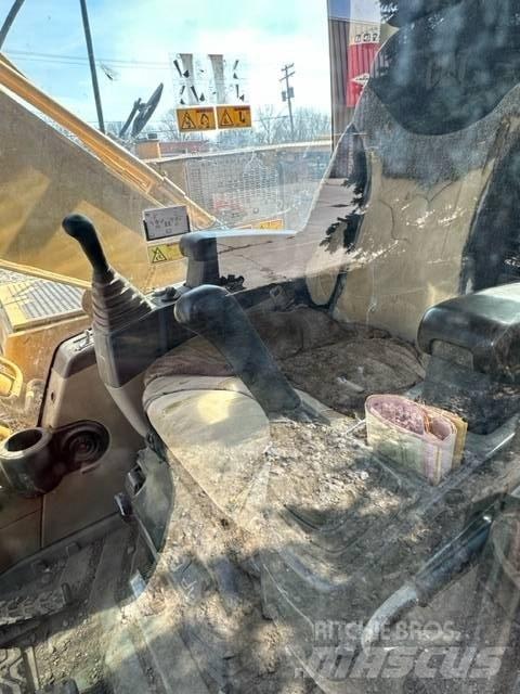 CAT 320 C L Telakaivukoneet