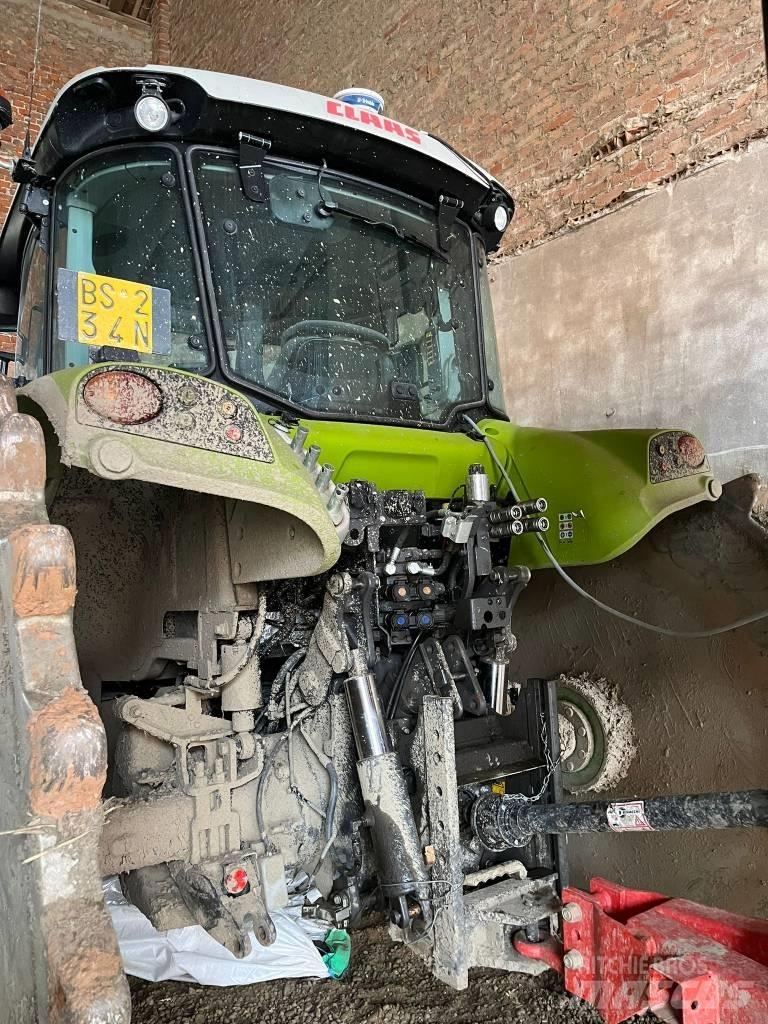 CLAAS Arion 460 Traktorit