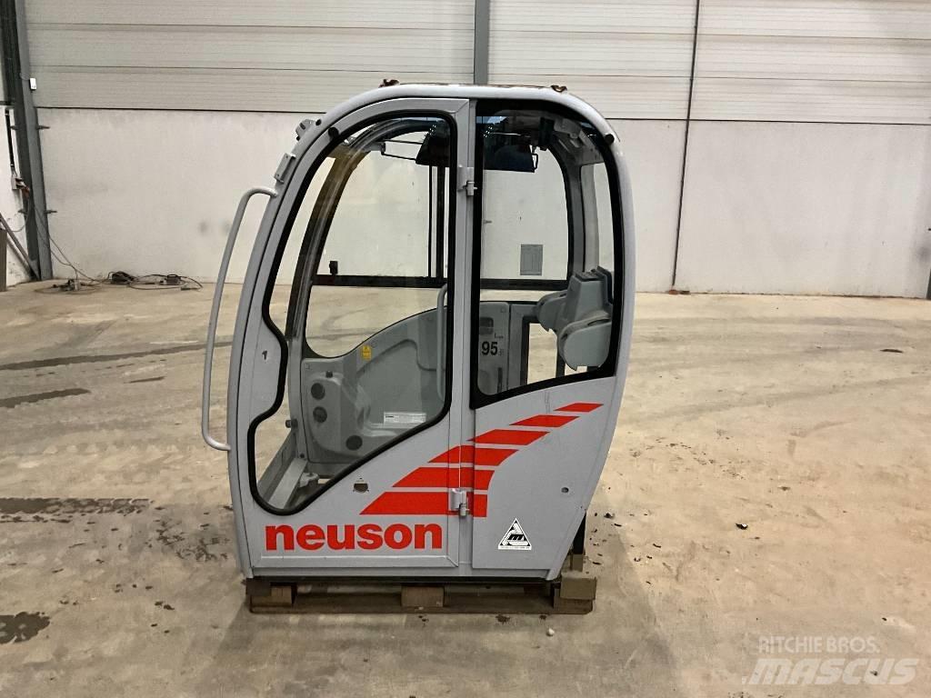 Neuson 2503 / 3503 Ohjaamo ja sisusta