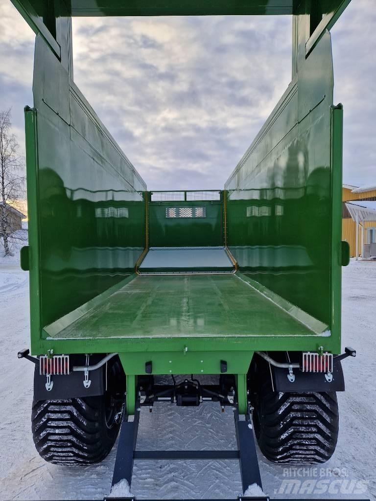 Pronar T 900 Rehuvaunut