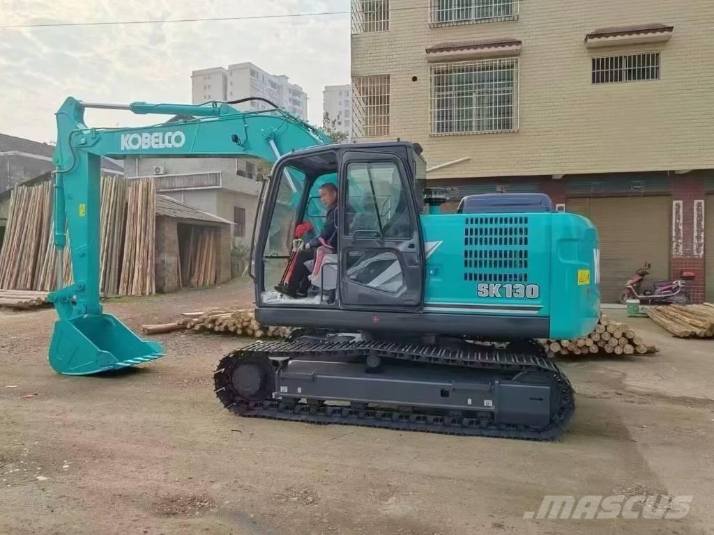 Kobelco SK130-11 Midikaivukoneet 7t - 12t