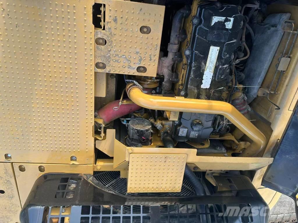 CAT 330 D Telakaivukoneet