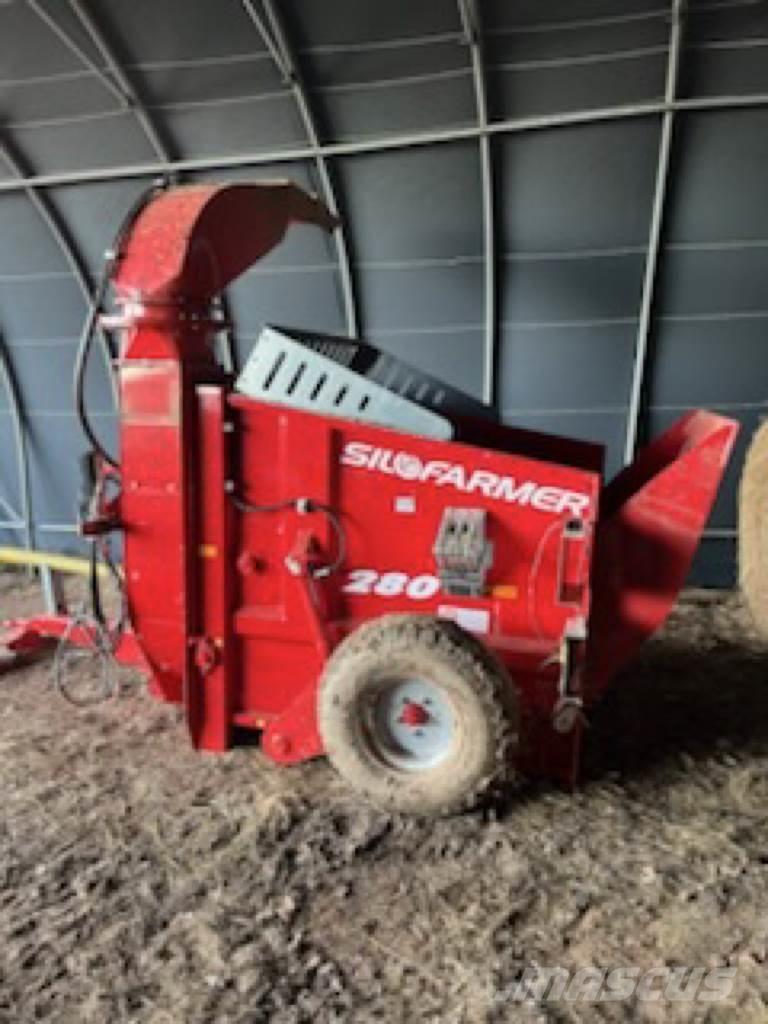 Silofarmer P 280 Paalinkäsittelykoneet