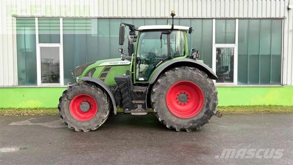 Fendt 724 vario s4 Traktorit