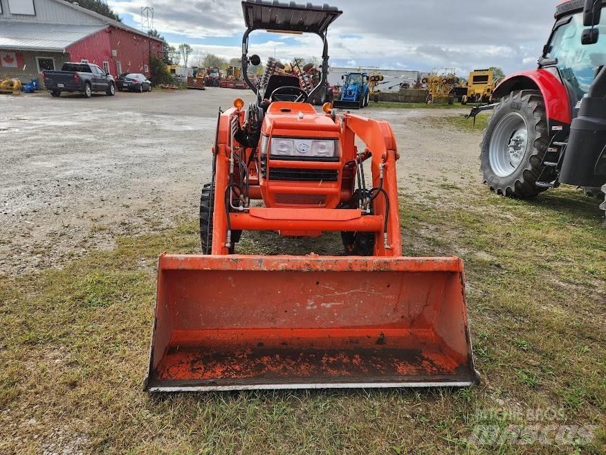 Kubota L 3400 DT Traktorit