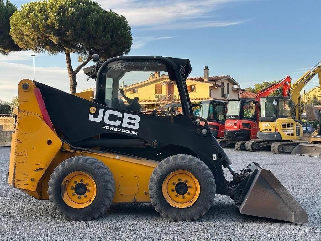 JCB 225 Pienkuormaajat