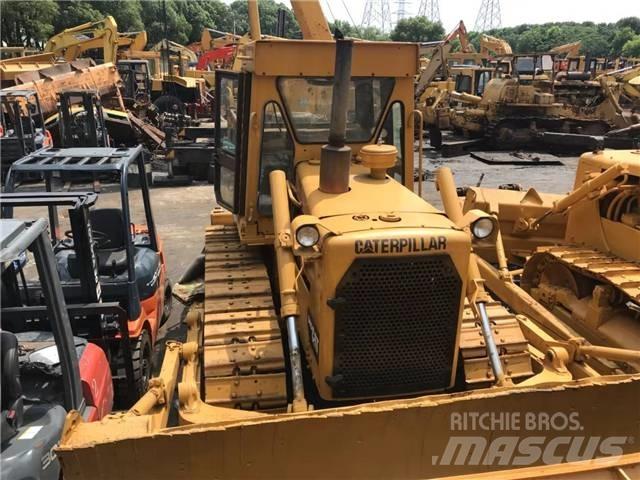 CAT D 6 D Telaketjupuskutraktorit
