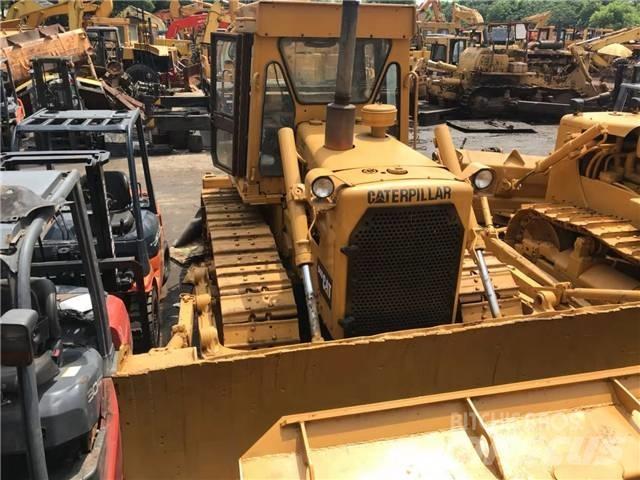 CAT D 6 D Telaketjupuskutraktorit