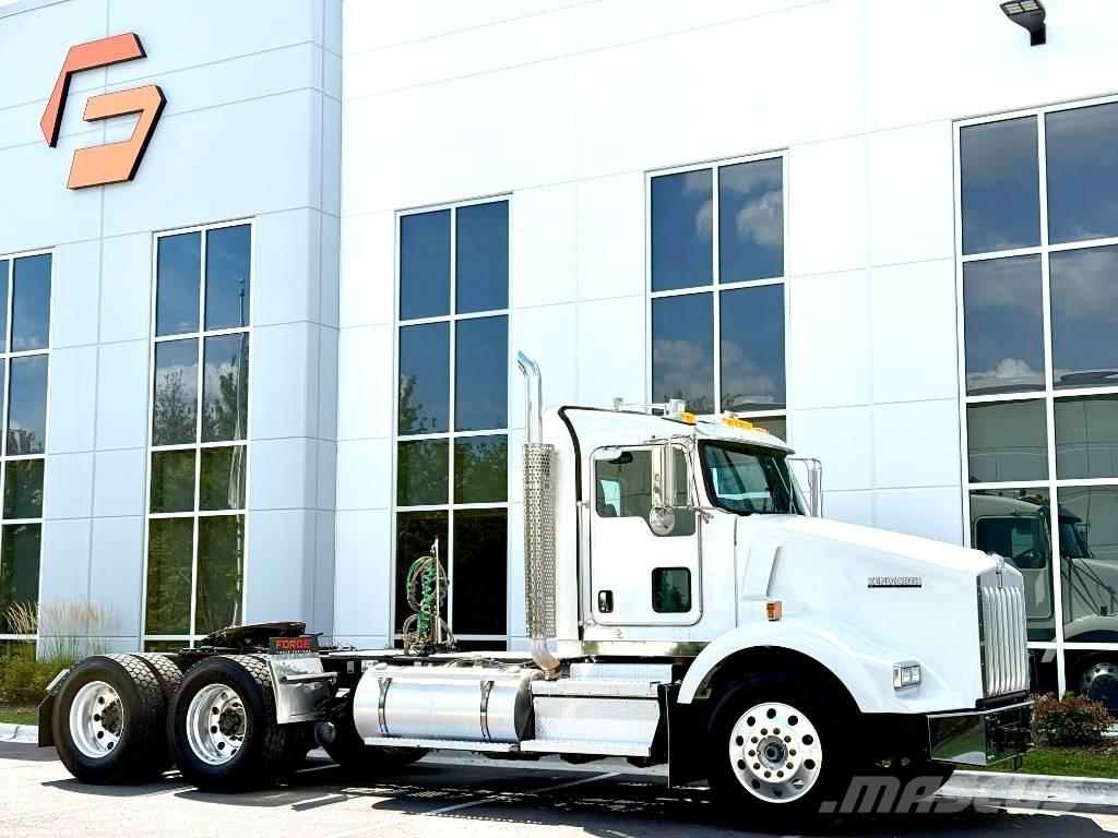 Kenworth T 800 Vetopöytäautot