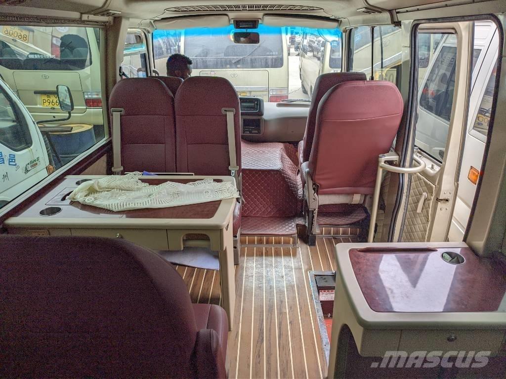 Toyota Coaster Bus Minibussit