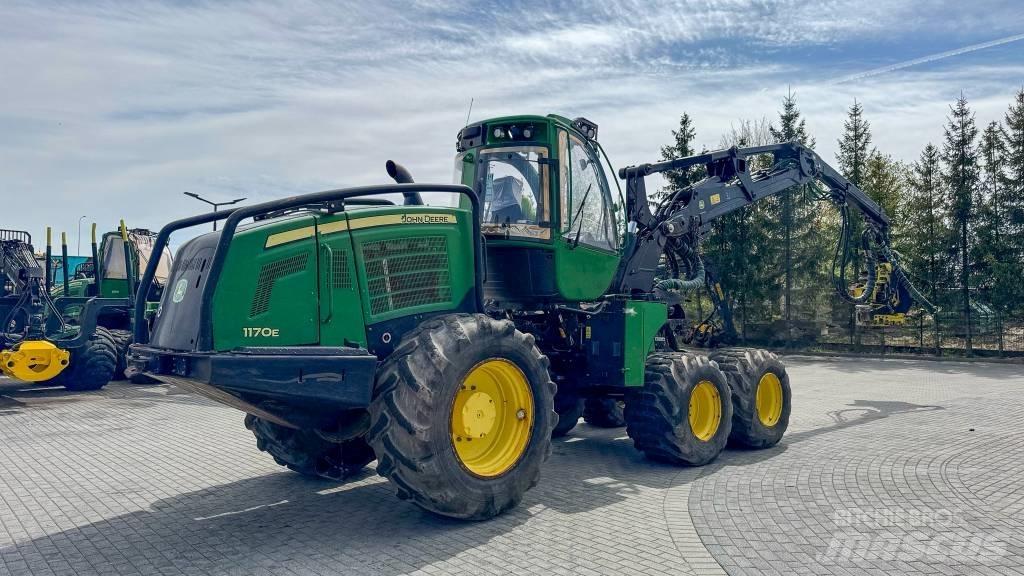 John Deere 1170 Harvesterit