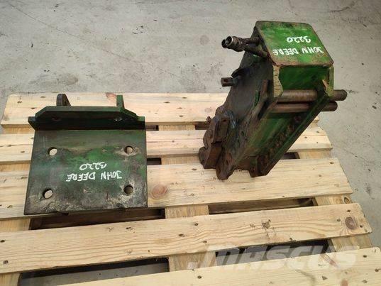 John Deere 3220 hook Ohjaamo ja sisusta