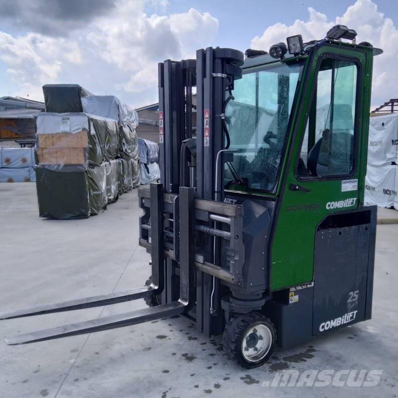 Combilift CBE 2500 Nelitietrukit