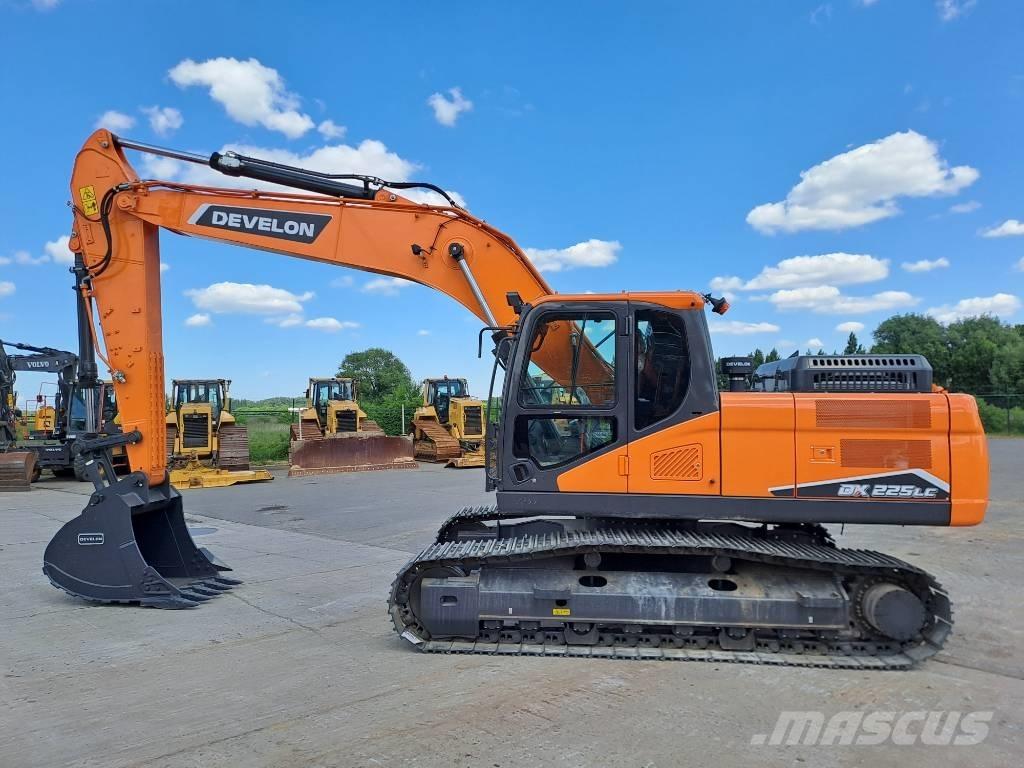 Develon DX225LC-7M Telakaivukoneet