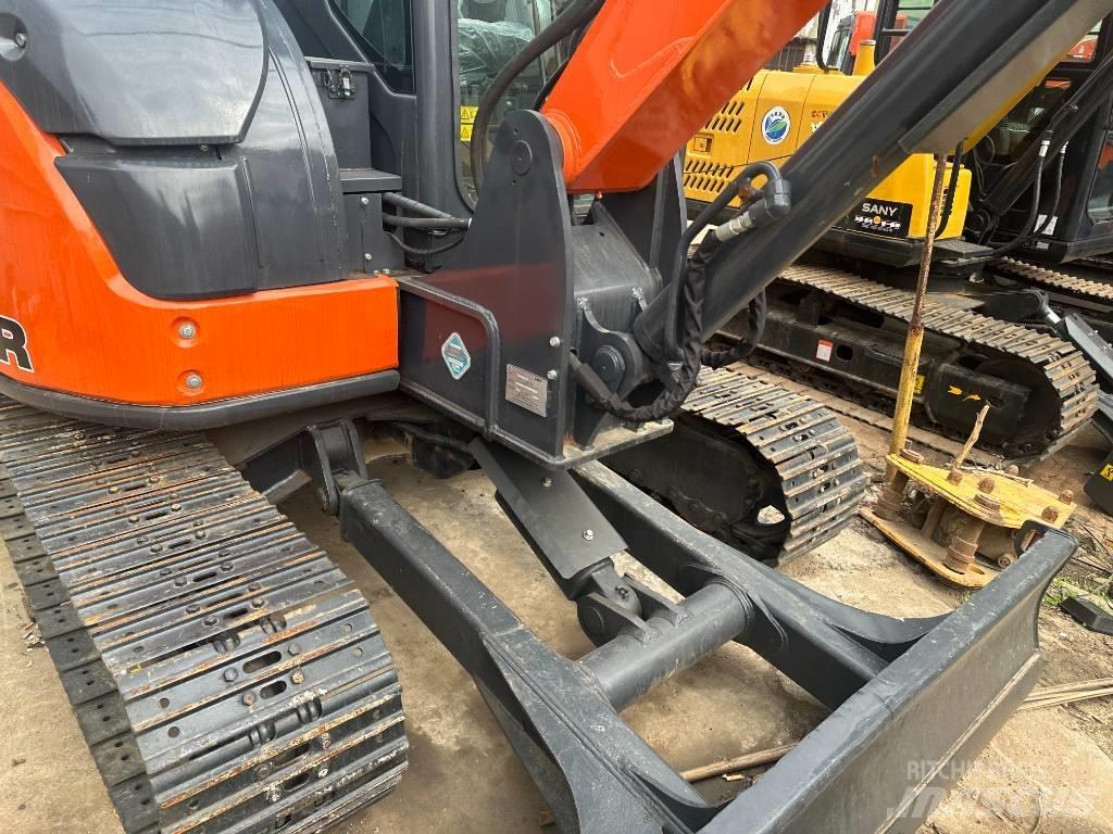 Hitachi ZX68USR-5A Minikaivukoneet < 7t