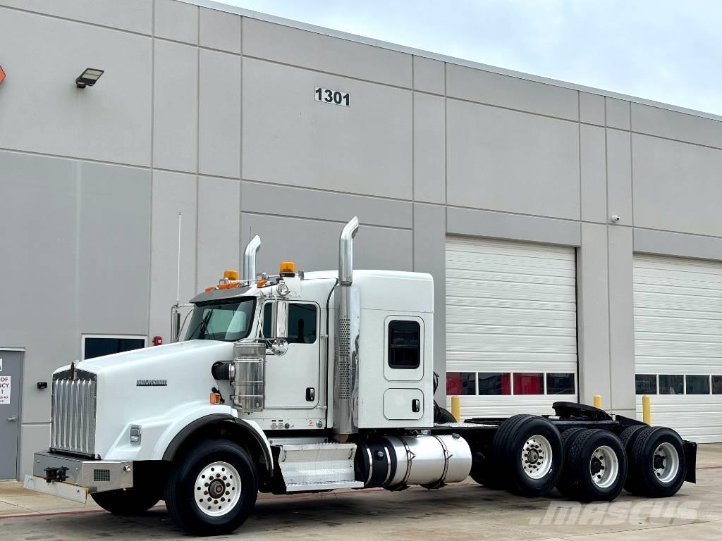 Kenworth T 800 Vetopöytäautot