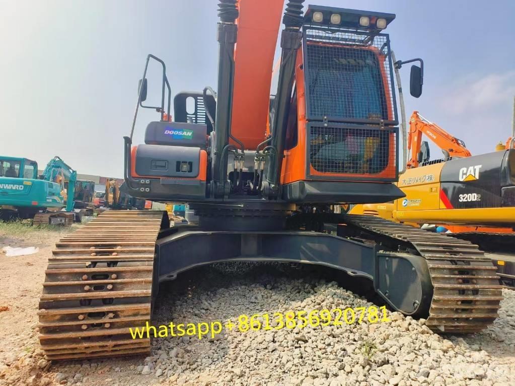 Doosan DX 225 Telakaivukoneet