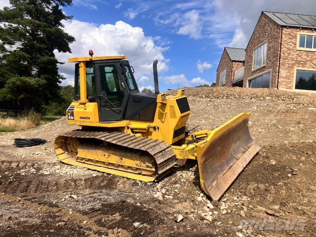 Komatsu D 41 P-6 Telaketjupuskutraktorit