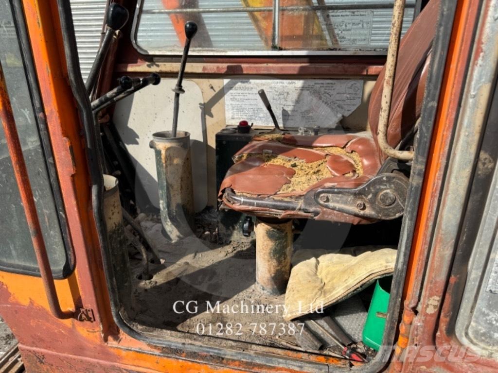 Hitachi UH031 Telakaivukoneet