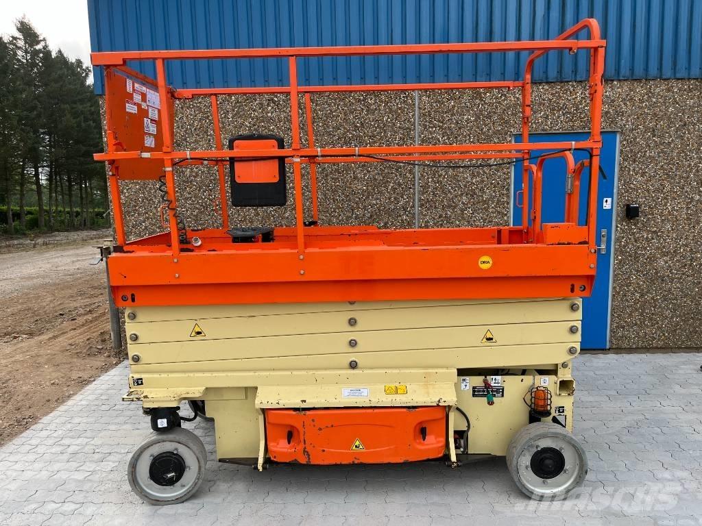 JLG 3246 ES Saksilavat
