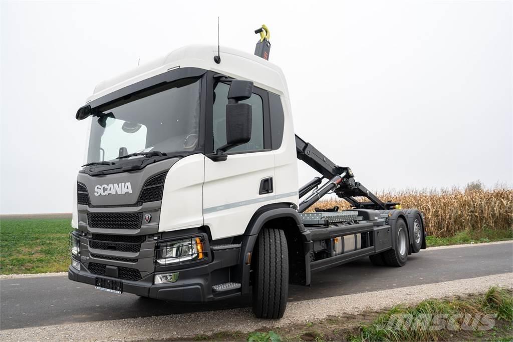 Scania P420 6X2 Koukkulava kuorma-autot
