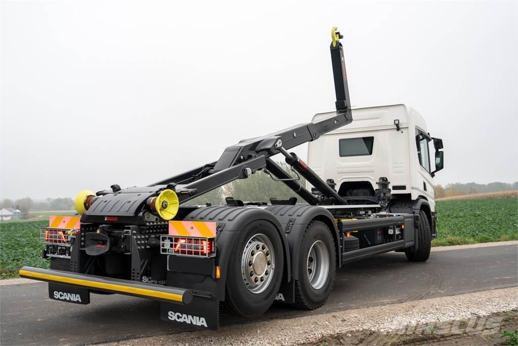 Scania P420 6X2 Koukkulava kuorma-autot