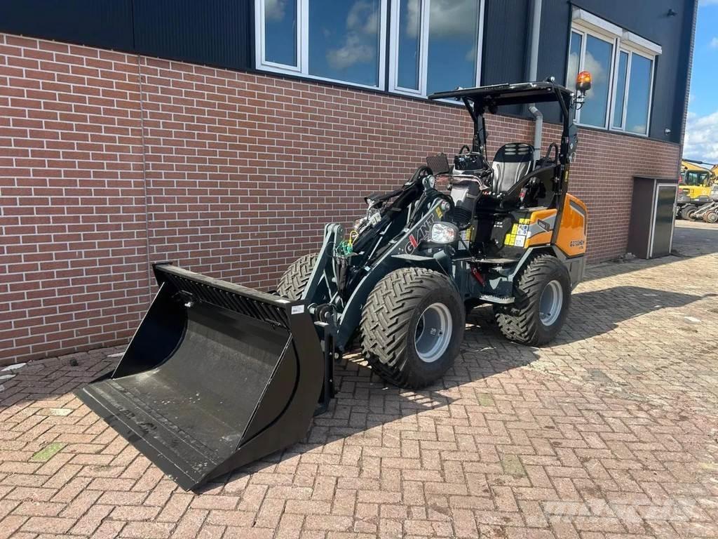 GiANT G2700 Pienkuormaajat