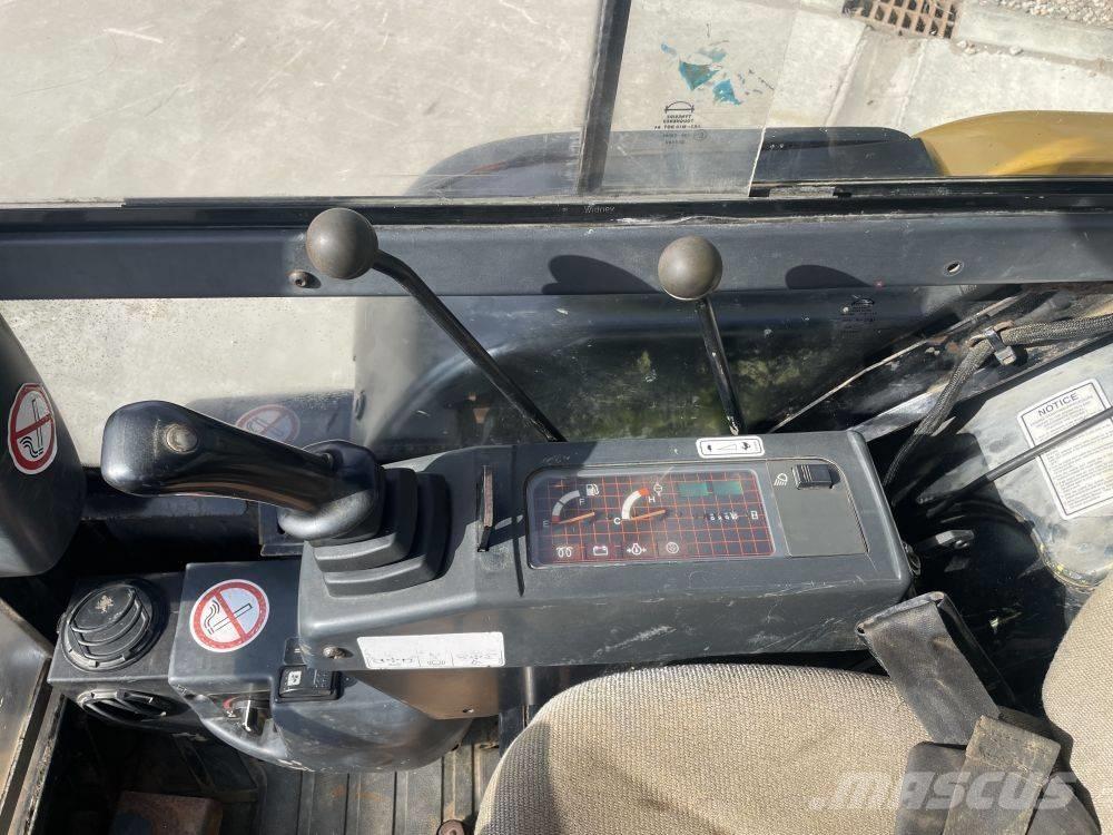 CAT 302.5 Minikaivukoneet < 7t