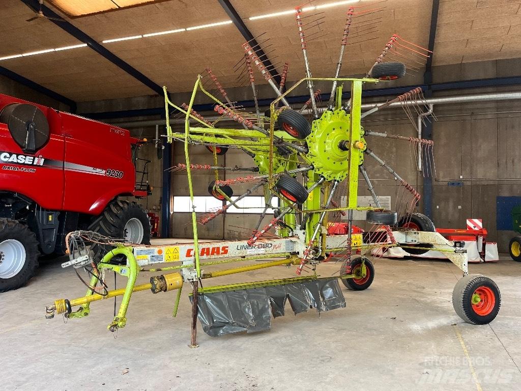 CLAAS Liner 880 L Pöyhimet ja haravat