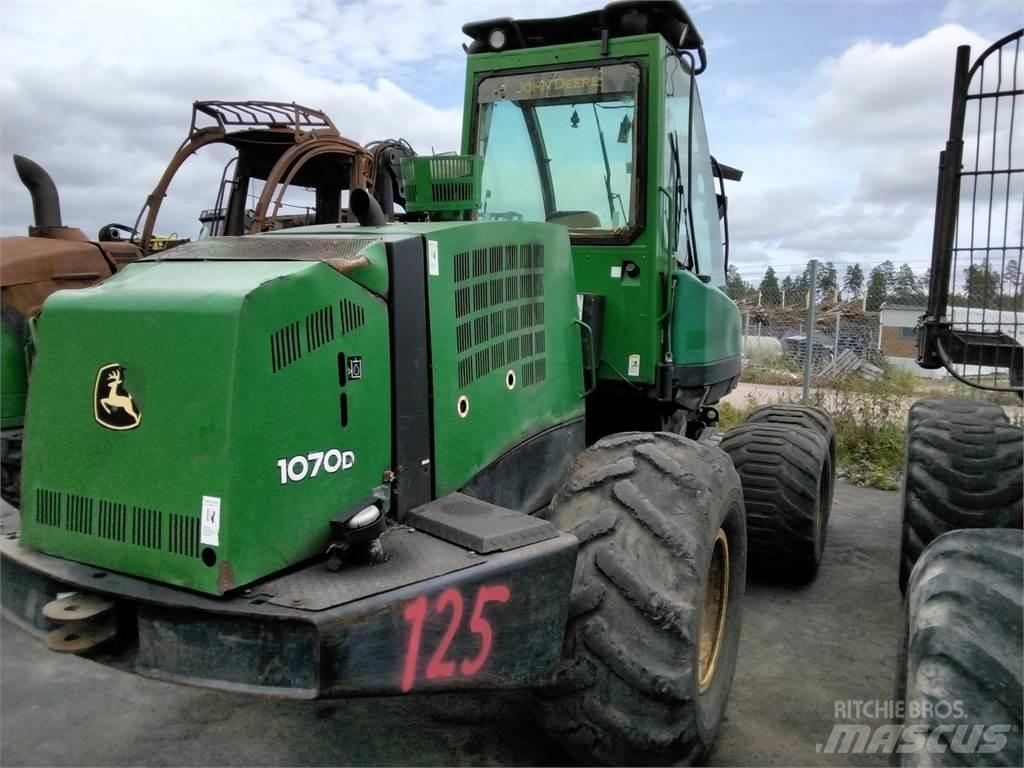 John Deere 1070 D Harvesterit