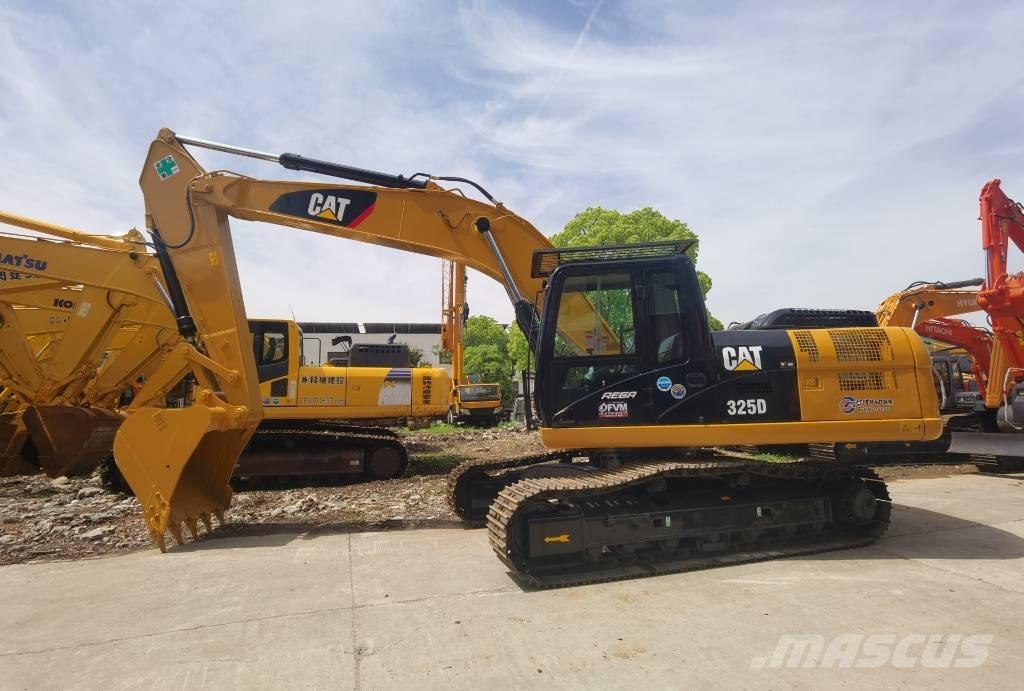 CAT 325 D Telakaivukoneet