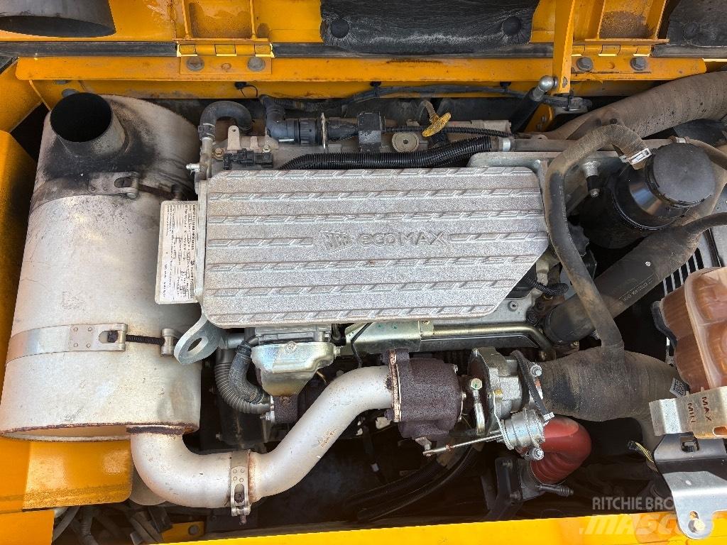 JCB JS 131 Telakaivukoneet