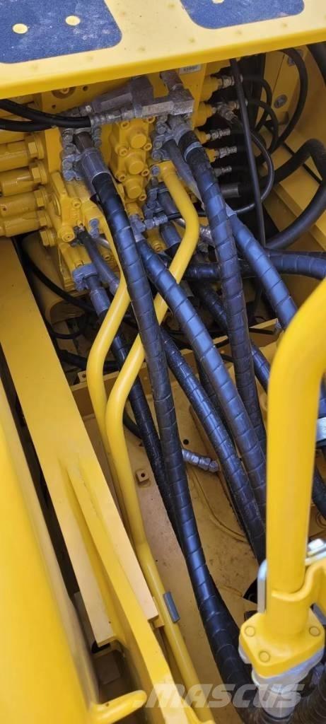 Komatsu 210LC-8 Telakaivukoneet